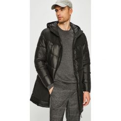 Tom Tailor Denim - Kurtka. Czarne płaszcze męskie TOM TAILOR DENIM, s, bez wzorów, z poliesteru, krótkie, z kapturem. W wyprzedaży za 219,90 zł.