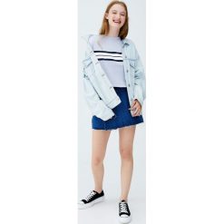 Koszulka z pasami z przodu. Szare koszulki damskie Pull&Bear, bez wzorów, bez kołnierzyka, z krótkim rękawem. Za 49,90 zł.
