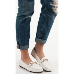 BIAŁE MOKASYNY DAMSKIE - biały. Białe mokasyny damskie TOP SHOES. Za 44,90 zł.