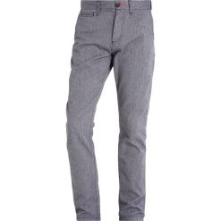 Chinosy męskie: Superdry Spodnie materiałowe grindle grey
