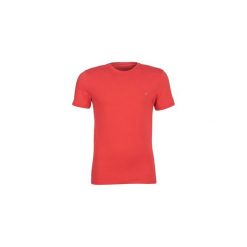 T-shirty z krótkim rękawem Guess CORE. Czerwone t-shirty męskie Guess, s, z aplikacjami, bez kołnierzyka, krótkie. Za 109,00 zł.