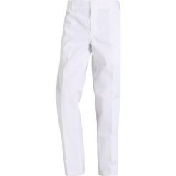Dickies 873 SLIM STRAIGHT WORK Chinosy white. Białe bez kategorii Dickies, z bawełny. Za 239,00 zł.