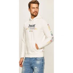 Levi's - Bluza. Białe bluzy męskie s, z aplikacjami, z bawełny, z kapturem. W wyprzedaży za 199,90 zł.