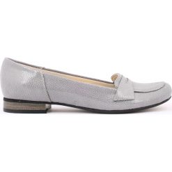 Baleriny lordsy - skóra naturalna - model 025 - kolor szary błyszczący. Szare baleriny damskie Zapato, bez wzorów, z jeansu, eleganckie, na niskim obcasie, na obcasie. W wyprzedaży za 173,40 zł.
