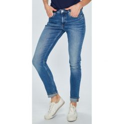 Calvin Klein Jeans - Jeansy Modern Classics. Niebieskie rurki damskie Calvin Klein Jeans. W wyprzedaży za 439,90 zł.