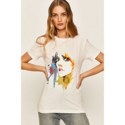Answear - T-shirt. Białe topy damskie ANSWEAR, s, z nadrukiem, z bawełny, z okrągłym kołnierzem. Za 49,90 zł.
