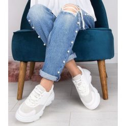Buty sportowe damskie N/M F215 Białe. Białe buty sportowe damskie N/M, bez wzorów, z tworzywa sztucznego, sportowe. Za 109,00 zł.