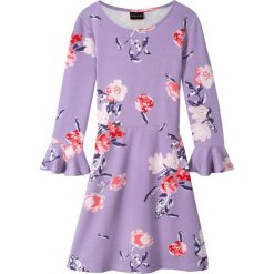 Sukienka w kwiaty bonprix w kolorze bzu z nadrukiem. Fioletowe sukienki dziewczęce marki bonprix, w paski, z dżerseju, bez rękawów. Za 74,99 zł.