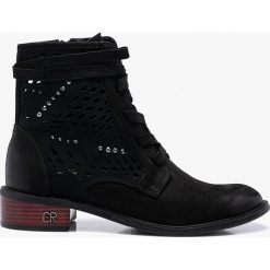 Carinii - Botki. Czarne buty zimowe damskie marki Carinii, z materiału, na obcasie. Za 499,90 zł.