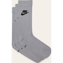 Nike Sportswear - Skarpety (3-pack). Szare skarpetki męskie Nike Sportswear, bez wzorów, z elastanu. W wyprzedaży za 44,90 zł.