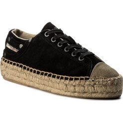 Espadryle DIESEL - Expodrillas Lc W Y01695 PR047 T8013 Black. Czarne espadryle damskie Diesel, z aplikacjami, z zamszu, bez obcasa, na płaskiej podeszwie. W wyprzedaży za 439,00 zł.
