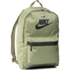 Plecak NIKE - BA5879 310 Zielony. Zielone torby męskie skórzane Nike, bez wzorów, z materiału. Za 119,00 zł.