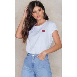 T-shirty damskie: Kristin Sundberg for NA-KD T-shirt Red Lips – White