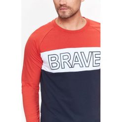 Bluza męska multikolorowa z suwakami po bokach. Pomarańczowe bluzy męskie Top Secret, na zimę, xl, z napisami, bez kołnierzyka, z długim rękawem, długie, bez kaptura. W wyprzedaży za 89,99 zł.