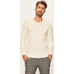 Tailored & Originals - Sweter. Białe swetry męskie Tailored & Originals, s, bez wzorów, z wiskozy, z okrągłym kołnierzem, bez kaptura. Za 219,90 zł.