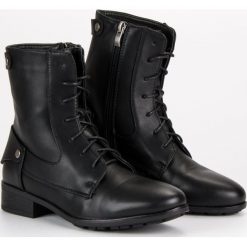 CASUALOWE BOTKI WORKERY. Czarne botki damskie marki FILIPPO, bez obcasa, bez zapięcia. Za 99,99 zł.