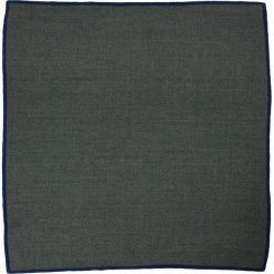 Szara Elegancka Poszetka -ALTIES- Męska, z Granatową Lamówką POSZALTTANIA0254. Szare poszetki męskie Alties, bez wzorów, z materiału, eleganckie. Za 16,90 zł.