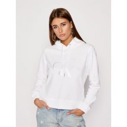 Bluza Calvin Klein Jeans J20J213486. Białe bluzy damskie Calvin Klein Jeans, xs, bez wzorów, z bawełny, bez rękawów, bez kaptura. Za 499,00 zł.