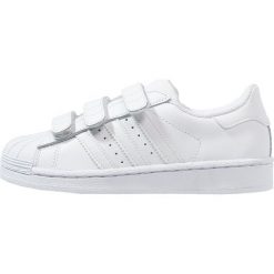 Adidas Originals SUPERSTAR FOUNDATION Tenisówki i Trampki white. Białe trampki dziewczęce adidas Originals, ze skóry. W wyprzedaży za 199,20 zł.