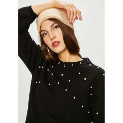 Vero Moda - Sweter. Czarne swetry klasyczne damskie marki Vero Moda, s, z poliesteru, z okrągłym kołnierzem. W wyprzedaży za 89,90 zł.