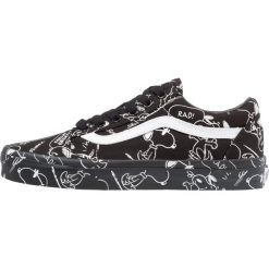 Vans PEANUTS UA Old Skool Tenisówki i Trampki black. Czarne tenisówki damskie Vans, z materiału. W wyprzedaży za 255,20 zł.