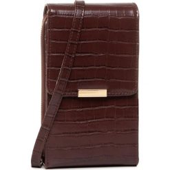 Torebka ACCCESSORIES - 1W1-069-AW20 Brown. Pomarańczowe listonoszki damskie ACCCESSORIES, bez wzorów, ze skóry ekologicznej, bez dodatków. Za 69,99 zł.