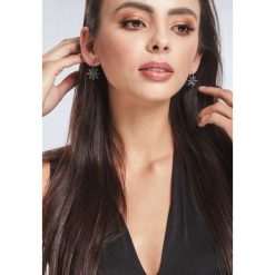 Czarne Kolczyki Look Upon. Czarne kolczyki damskie marki other. Za 19,99 zł.