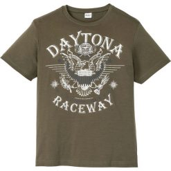 T-shirt z nadrukiem bonprix ciemnooliwkowy. Zielone t-shirty męskie bonprix, s, z nadrukiem, bez kołnierzyka. Za 34,99 zł.