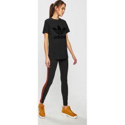 Adidas Originals - Top. Czarne topy damskie adidas Originals, s, z nadrukiem, z bawełny, z okrągłym kołnierzem. Za 149,90 zł.