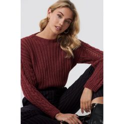 Trendyol Sweter z okrągłym dekoltem - Red. Czerwone swetry damskie marki Trendyol, bez wzorów, z dzianiny, bez rękawów, długie, bez kaptura. Za 100,95 zł.