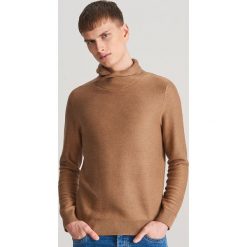 Sweter z kołnierzem - Beżowy. Brązowe swetry męskie Reserved, s. W wyprzedaży za 39,99 zł.