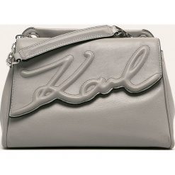 Karl Lagerfeld - Torebka skórzana. Listonoszki damskie KARL LAGERFELD, w paski, ze skóry, na ramię, małe, bez dodatków. W wyprzedaży za 1299,00 zł.