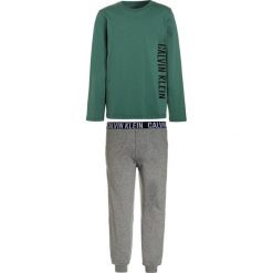 Calvin Klein Underwear Piżama smoke pine. Zielone bielizna chłopięca marki Calvin Klein Underwear, z bawełny. W wyprzedaży za 151,20 zł.
