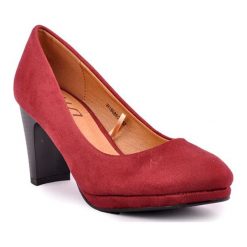 Czółenka w kolorze czerwonym. Czerwone czółenka damskie Sotoalto, z materiału. W wyprzedaży za 129,95 zł.