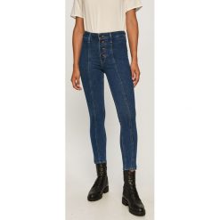 Levi's - Jeansy 721. Niebieskie jeansy damskie Levi's®, s, bez wzorów, z elastanu, z podwyższonym stanem. Za 359,90 zł.