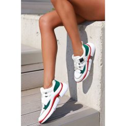 Damskie buty sportowe JELENA ECRU. Buty sportowe damskie IVET, bez wzorów, sportowe. W wyprzedaży za 39,00 zł.