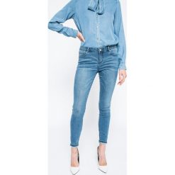 Review - Jeansy Minnie. Niebieskie jeansy damskie skinny marki Review, z elastanu. W wyprzedaży za 89,90 zł.