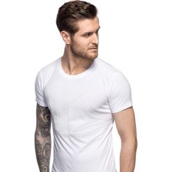 T-shirt BIAGIO TSBS000061. Białe t-shirty męskie Giacomo Conti, na lato, m, z nadrukiem, z bawełny, klasyczne, z klasycznym kołnierzykiem. Za 129,00 zł.