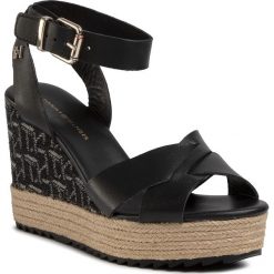 Espadryle TOMMY HILFIGER - Th Raffia High Wedge Sandal FW0FW04842 Black BDS. Czarne espadryle damskie TOMMY HILFIGER, bez wzorów, ze skóry, bez obcasa, na obcasie. W wyprzedaży za 239,00 zł.