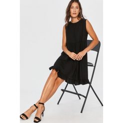 Answear Lab - Sukienka. Czarne sukienki damskie Answear Lab, na co dzień, s, bez wzorów, z wiskozy, casualowe, z okrągłym kołnierzem, bez rękawów, mini, rozkloszowane. Za 159,90 zł.