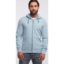 DreiMaster męska bluza XL jasnoniebieska. Niebieskie bluzy męskie Dreimaster, xl, bez wzorów, bez kołnierzyka, bez rękawów, bez kaptura. W wyprzedaży za 219,00 zł.