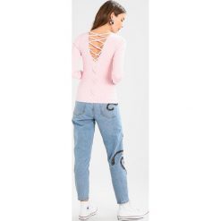 Swetry klasyczne damskie: Miss Selfridge LATTICE BACK Sweter pink