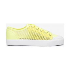 Guess Giney Tenisówki Żółty. Żółte trampki i tenisówki damskie Guess, z aplikacjami, z materiału, bez zapięcia. Za 373,95 zł.