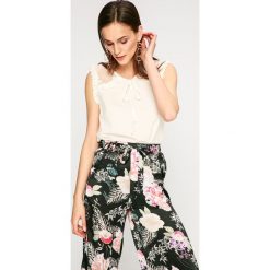 Answear - Top. Szare topy damskie ANSWEAR, l, z poliesteru, z okrągłym kołnierzem. W wyprzedaży za 59,90 zł.