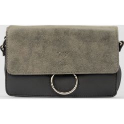 Mała torebka z ozdobnym łańcuchem. Torebki klasyczne damskie Greenpoint, bez wzorów, z poliesteru, małe, bez dodatków. Za 49,99 zł.