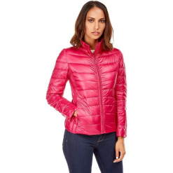 Kurtka puchowa w kolorze fuksji. Czerwone kurtki damskie pikowane marki Snowie Collection, s, z puchu. W wyprzedaży za 159,95 zł.