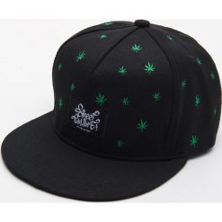 Czapka snapback z napisem - Zielony. Zielone czapki męskie Cropp, z napisami. W wyprzedaży za 34,99 zł.