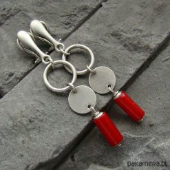 Modern koral - klipsy. Czerwone klipsy damskie Pakamera, z koralem. Za 124,00 zł.