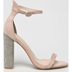Public Desire - Sandały. Szare sandały damskie marki Public Desire, z materiału, na obcasie, na klamry. W wyprzedaży za 99,90 zł.