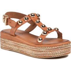Espadryle INUOVO - 117032 Coconut. Pomarańczowe espadryle damskie Inuovo, z aplikacjami, ze skóry, bez obcasa. Za 389,00 zł.